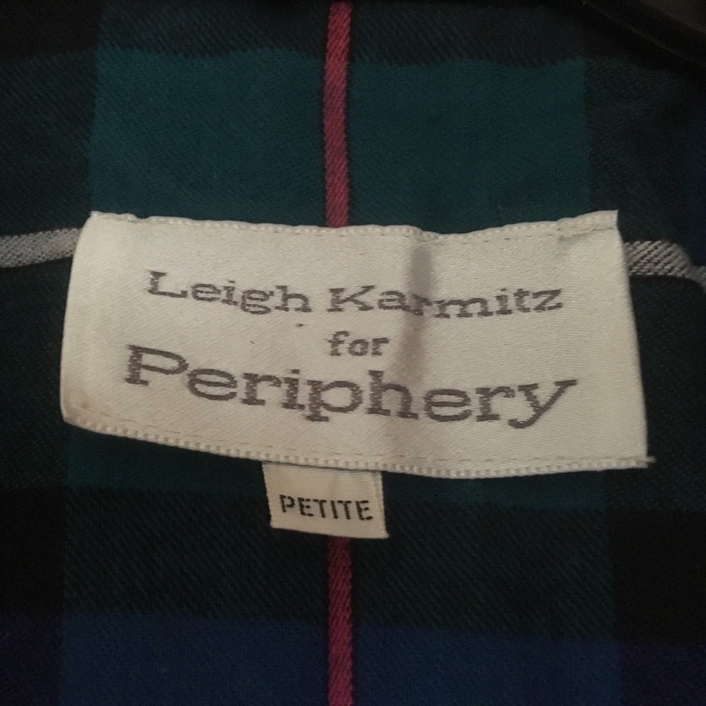 Periphery Robe, Size Petite - Vintage - Picture 2 of 2